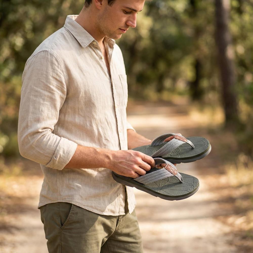 Waterproof Men's Flip Flops - Lightweight Outdoor Sandals